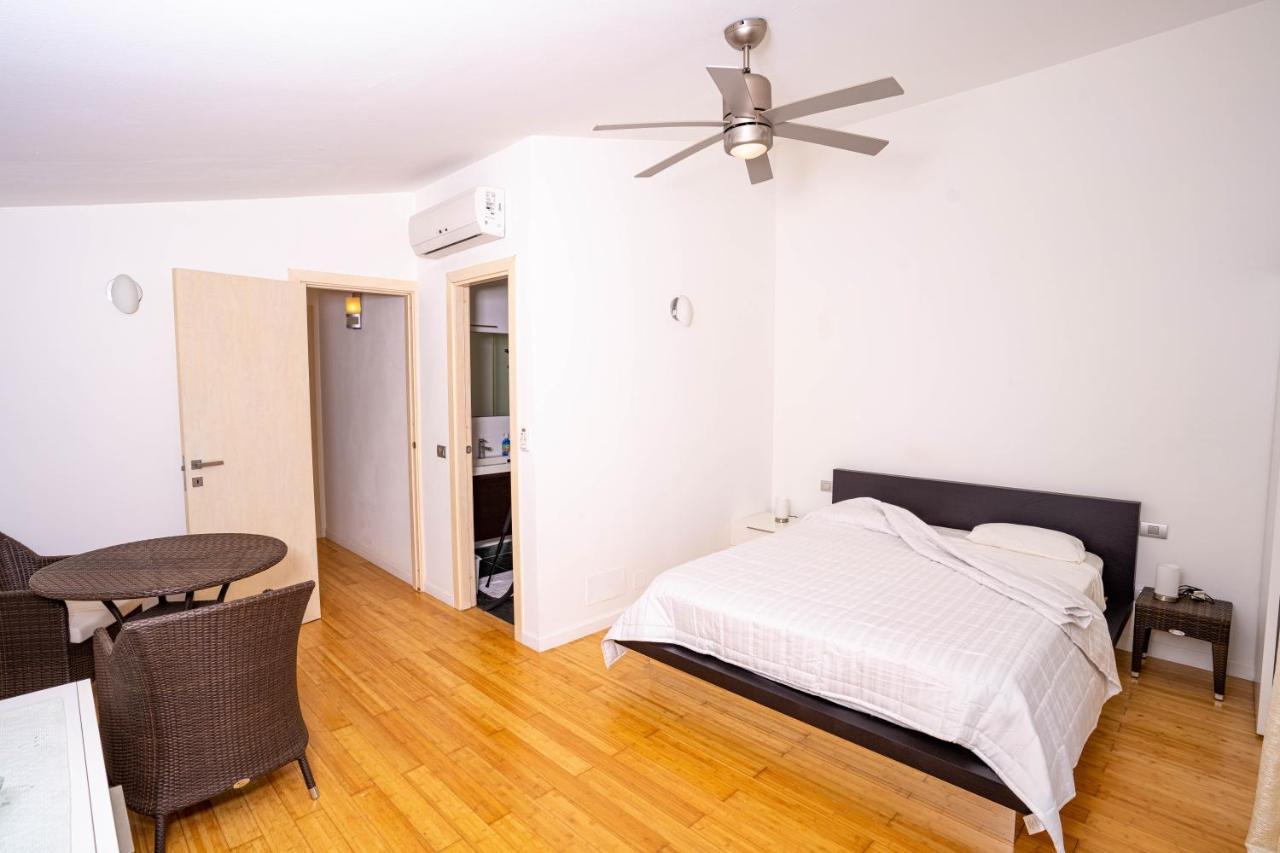 Antigua Chiama Italia Villas Jolly Harbour 외부 사진